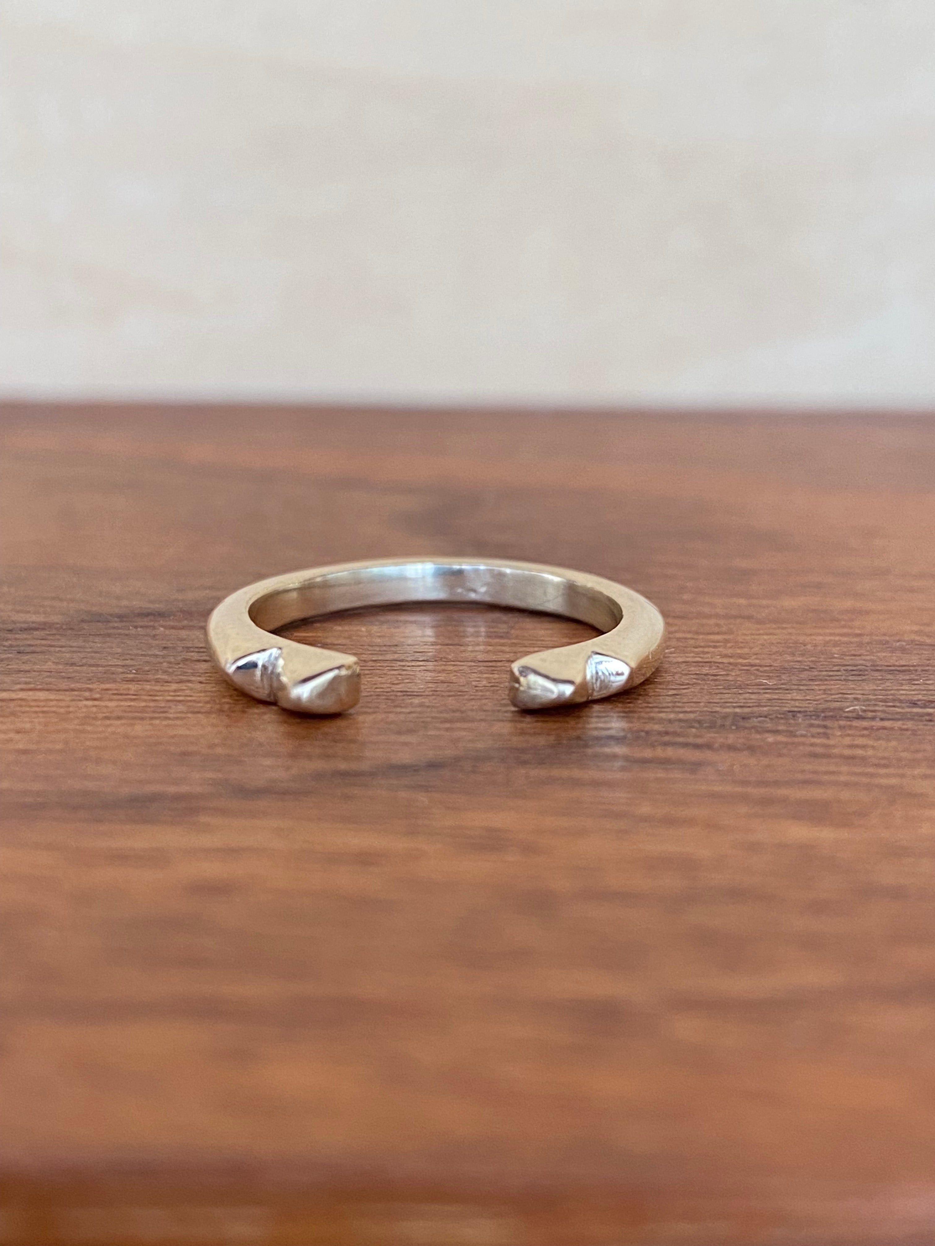 Elle Naz- Geometric Horn Ring