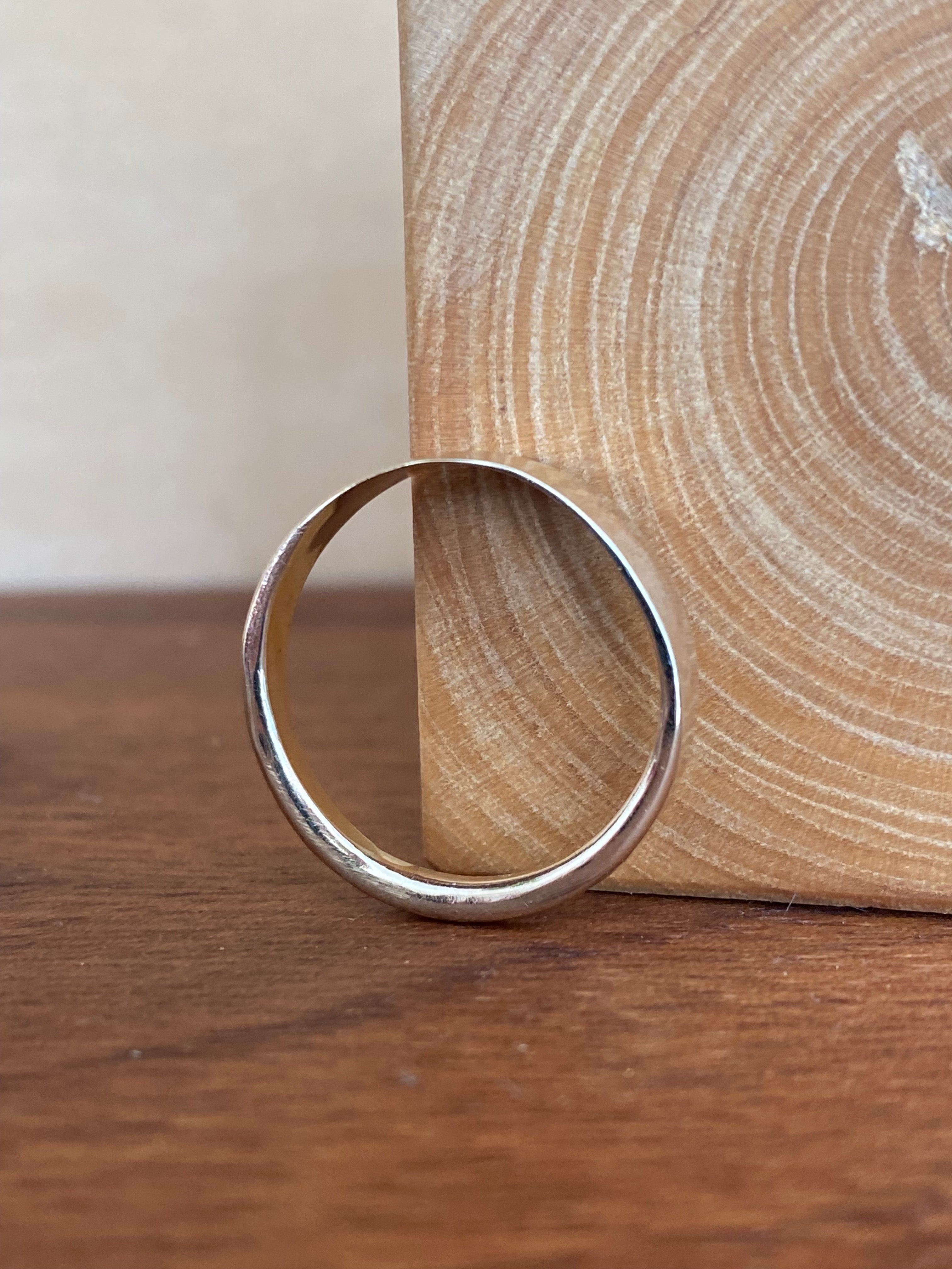 Elle Naz- Hammered Signet Ring