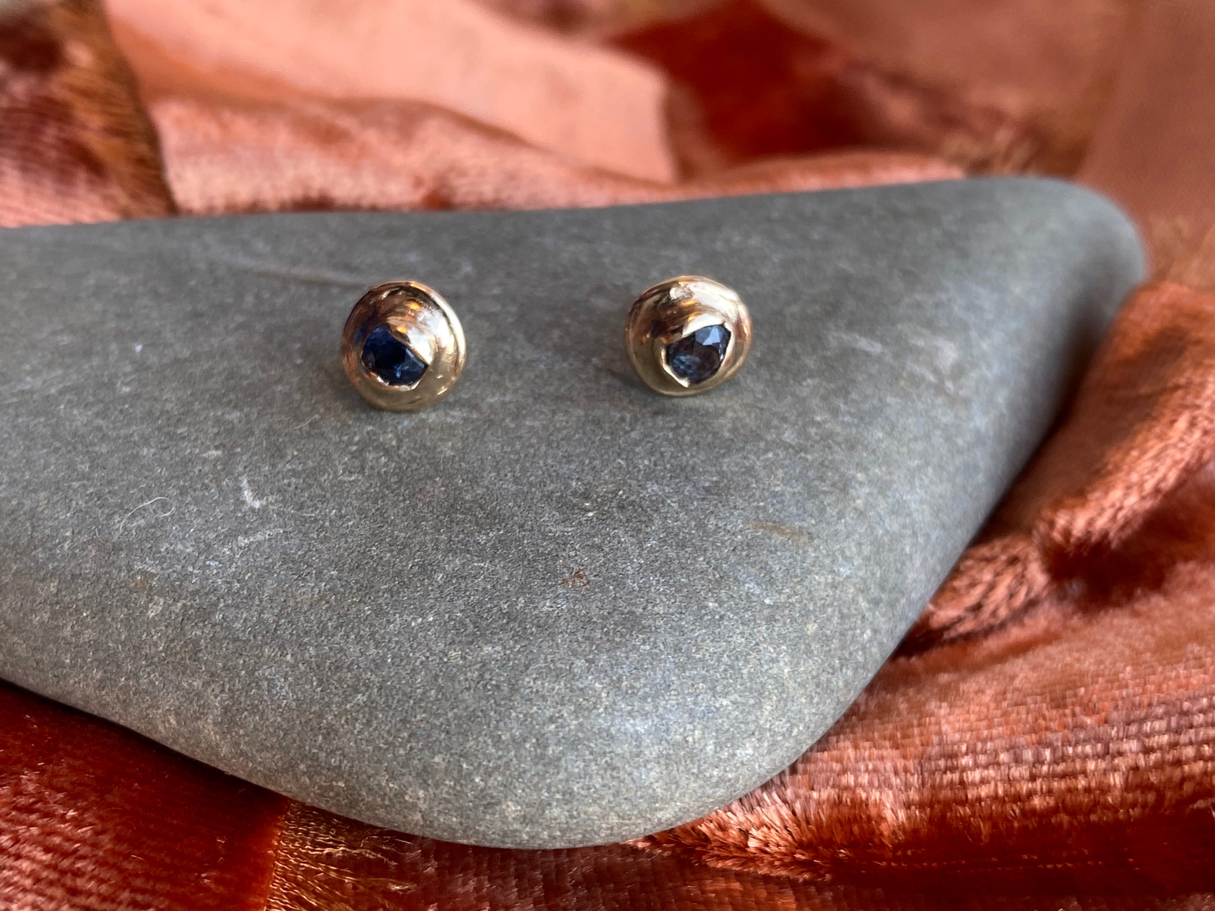 Elle Naz- Sapphire Stud Earrings