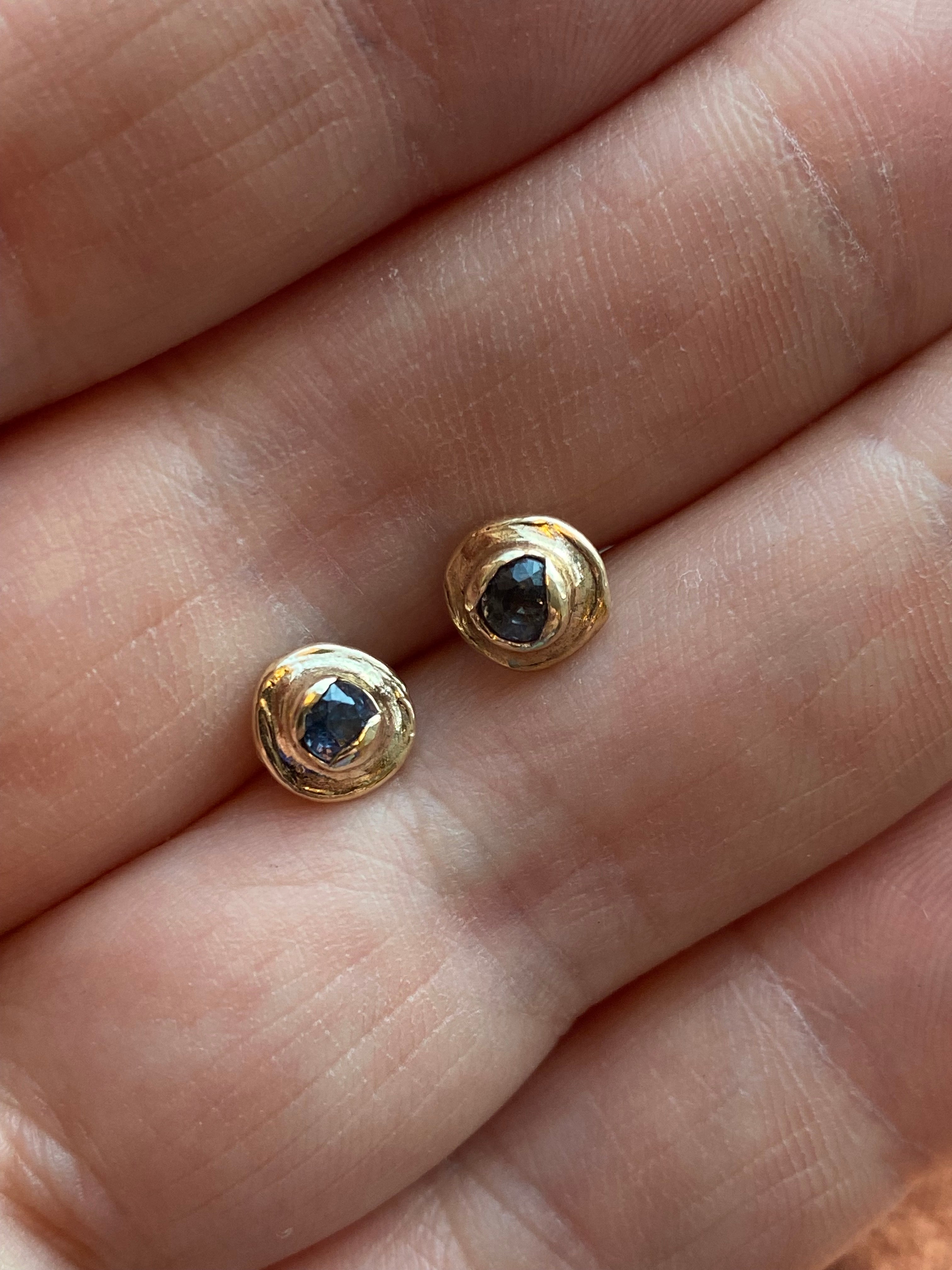 Elle Naz- Sapphire Stud Earrings