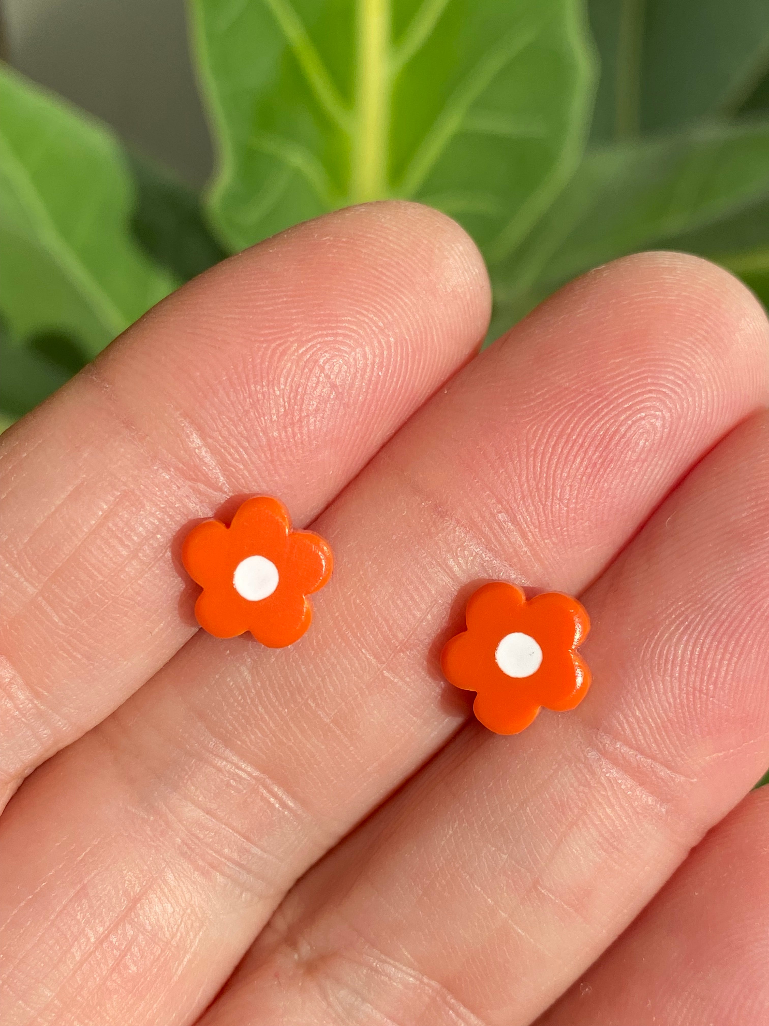 Woll Jewelry- Red Mod Flower Stud Earrings