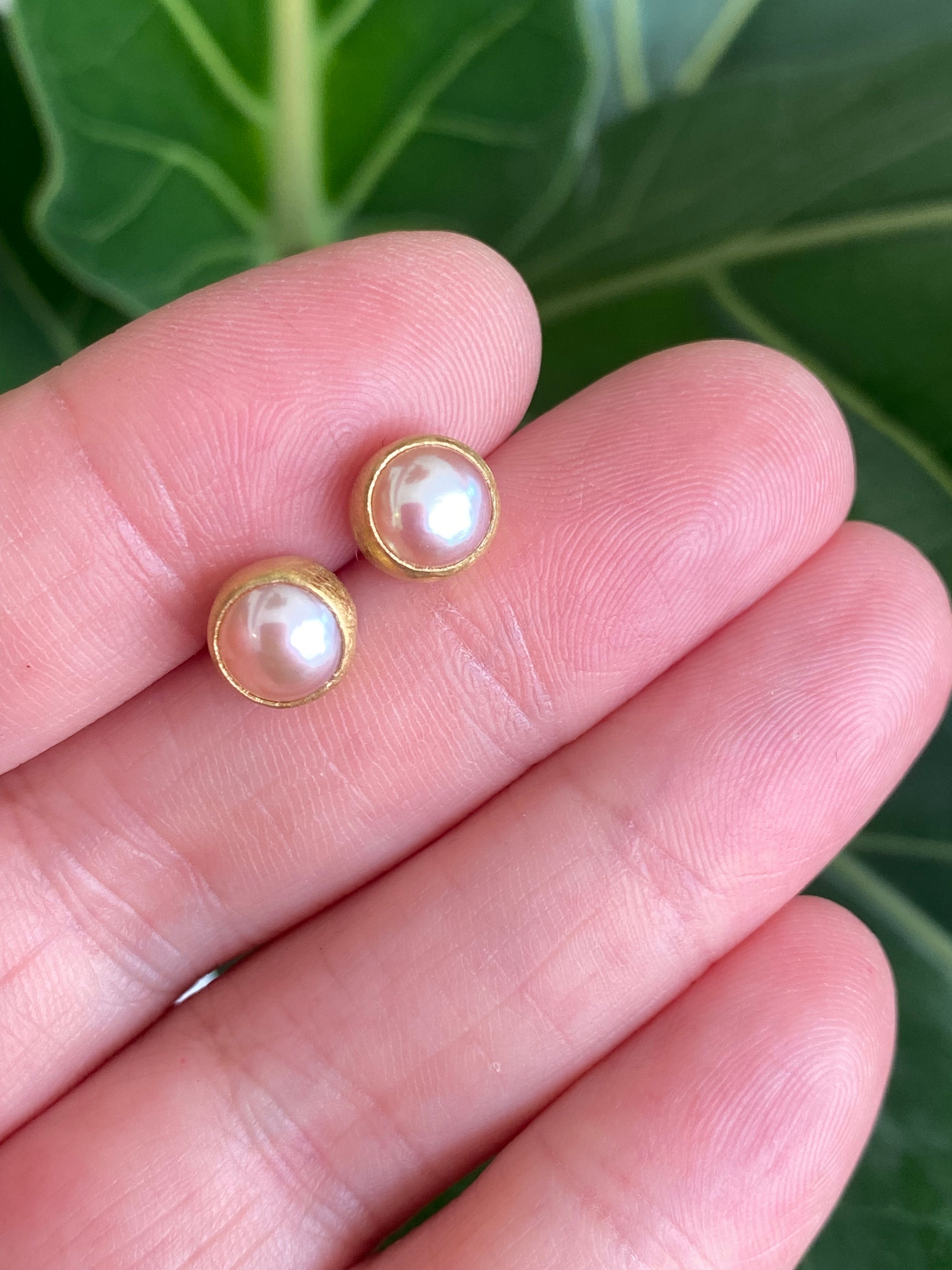 Siedra Loeffler- Pink Pearl Stud Earrings