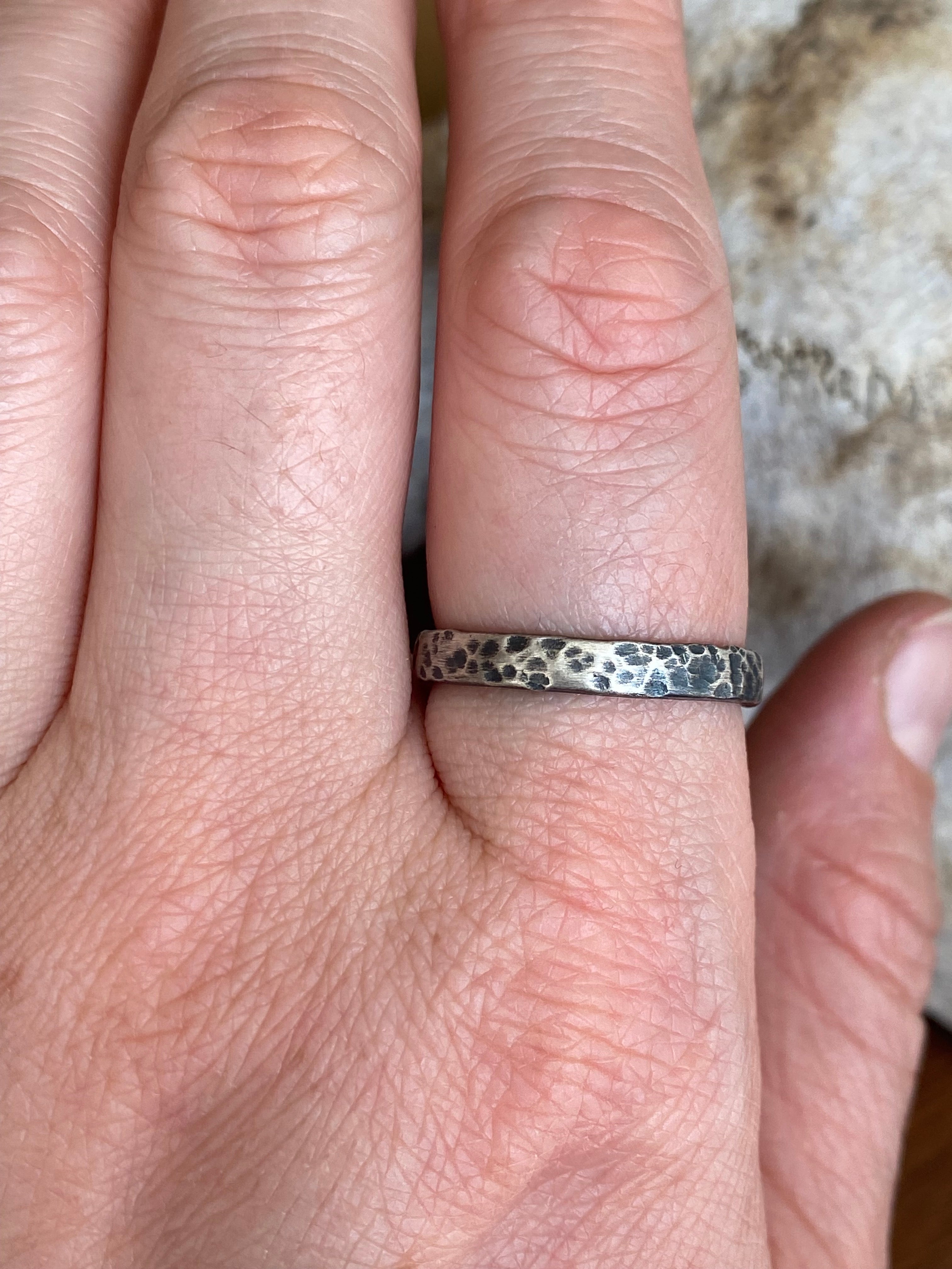 Betty Jäger- Hammered Band Rings