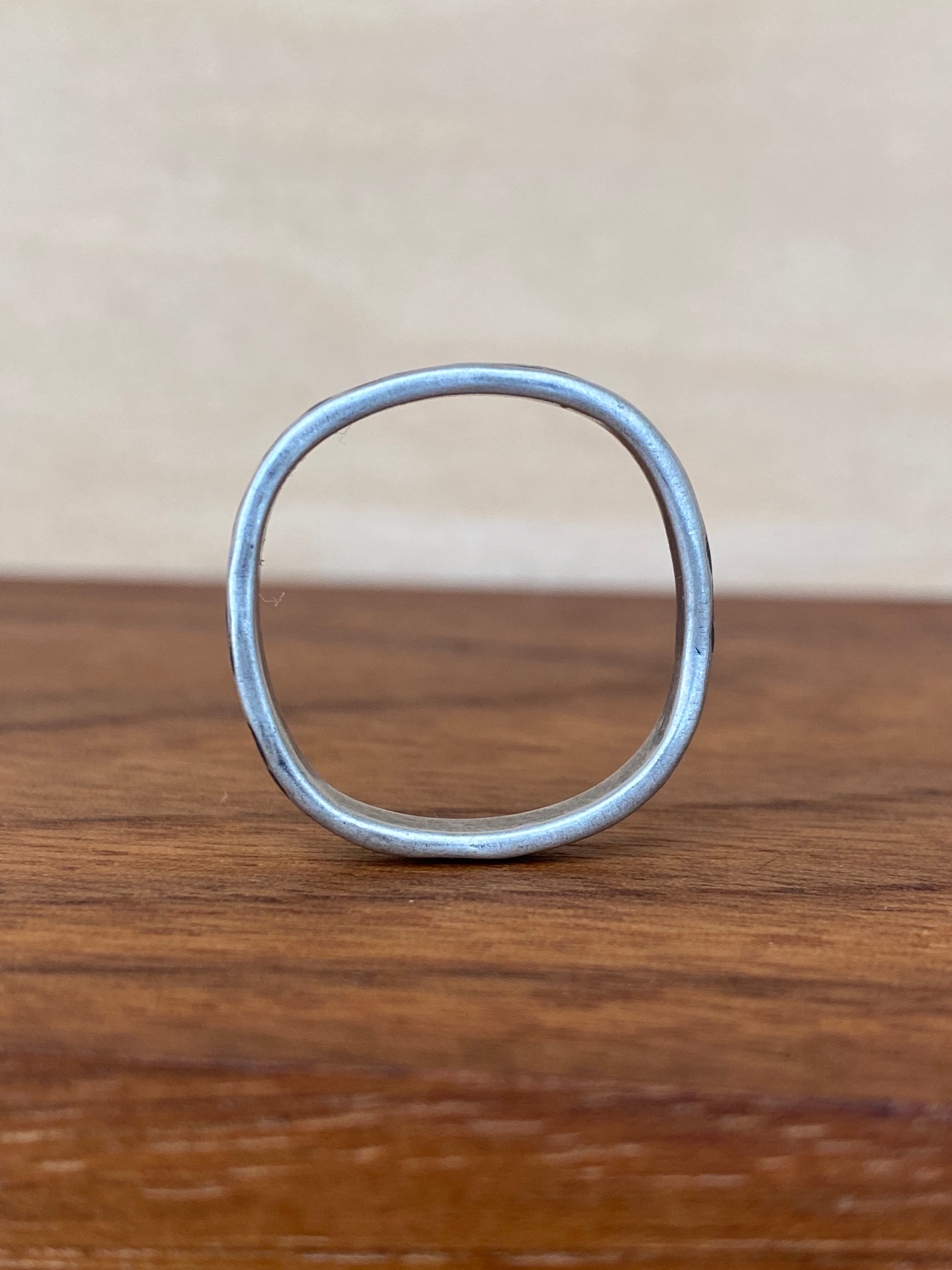 Betty Jäger- Hammered Square Band Rings