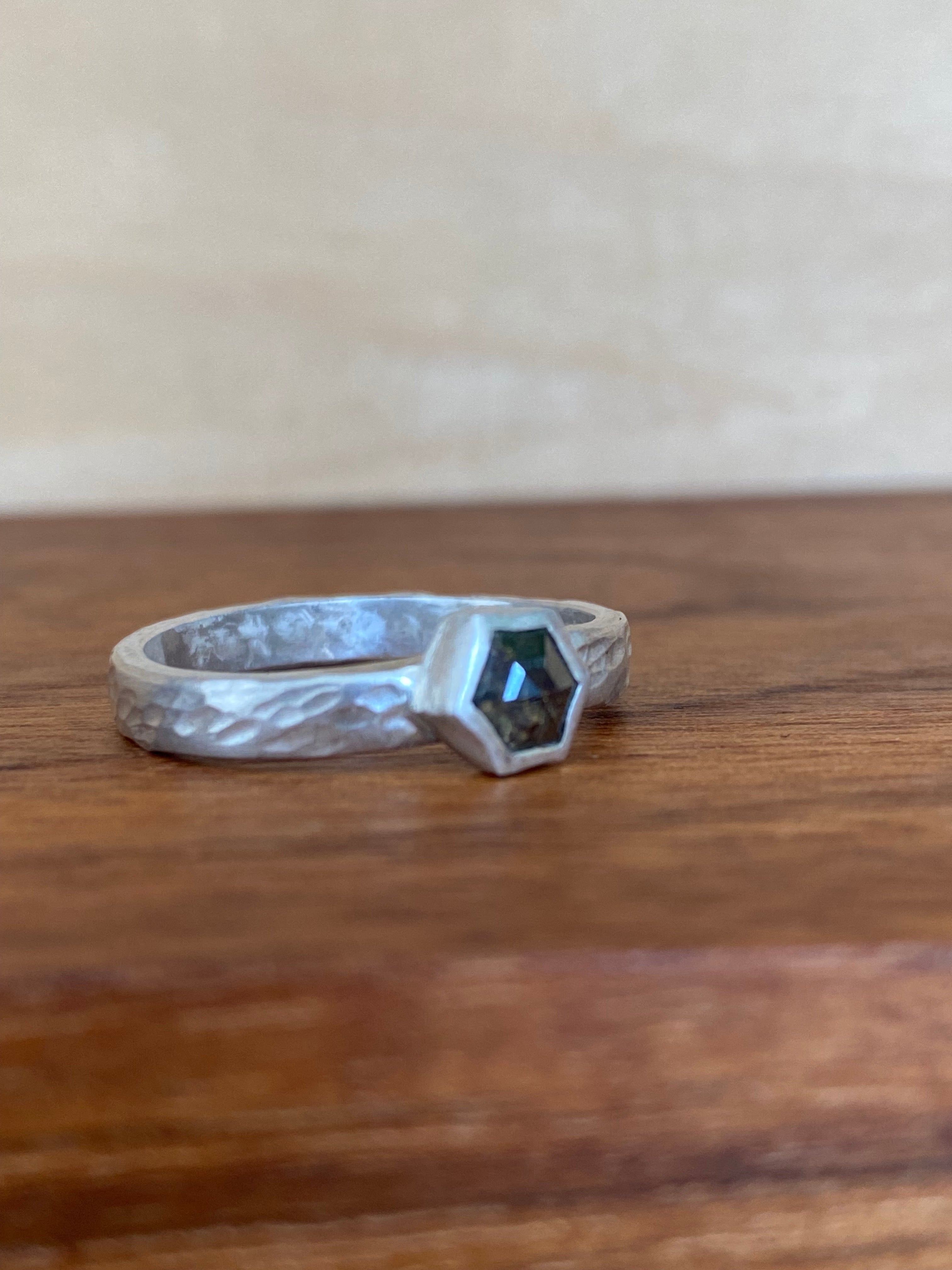 Betty Jäger- Hexagon Diamond Ring with Hammered Band