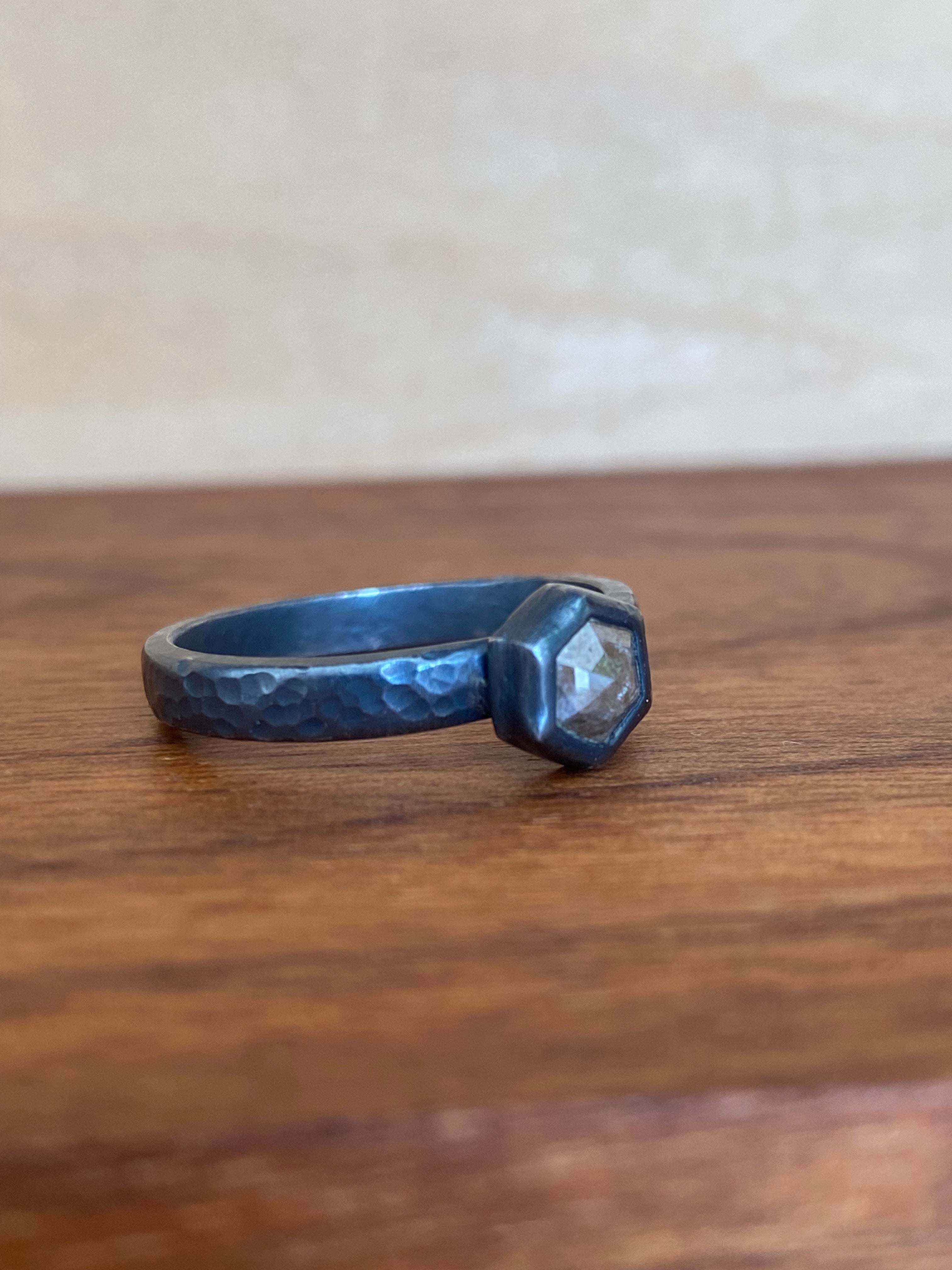 Betty Jäger- Hexagon Diamond Ring with Hammered Band