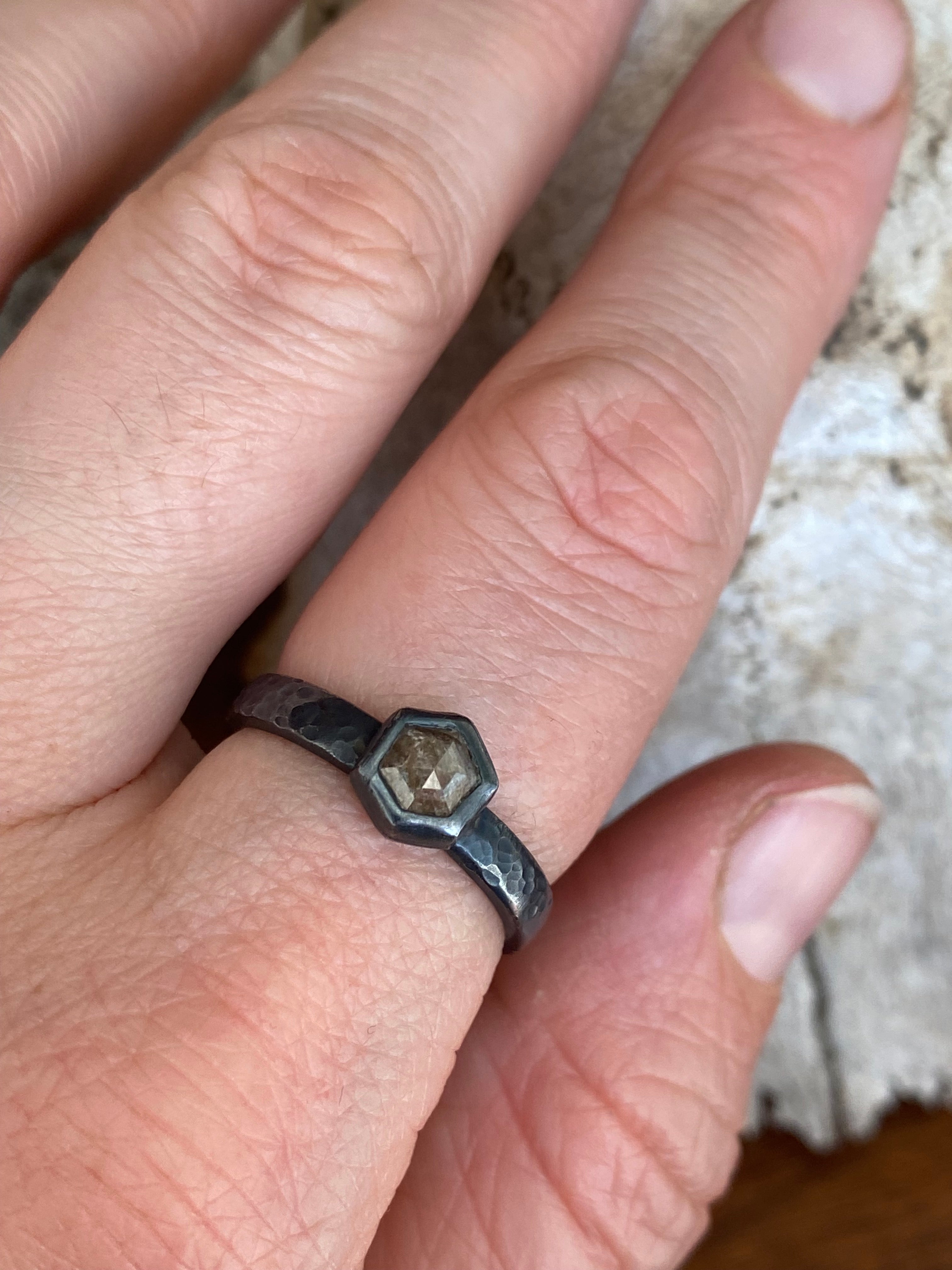 Betty Jäger- Hexagon Diamond Ring with Hammered Band