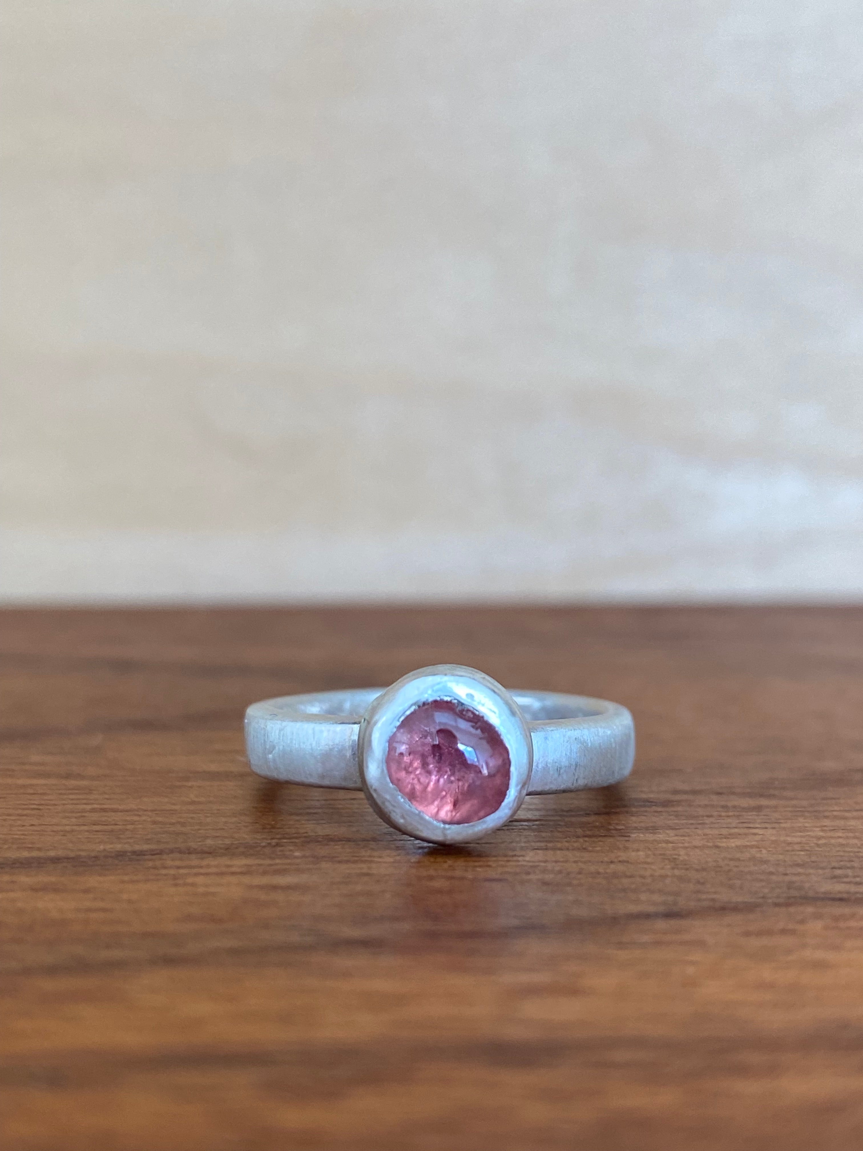 Betty Jäger- Pink Spinel Ring