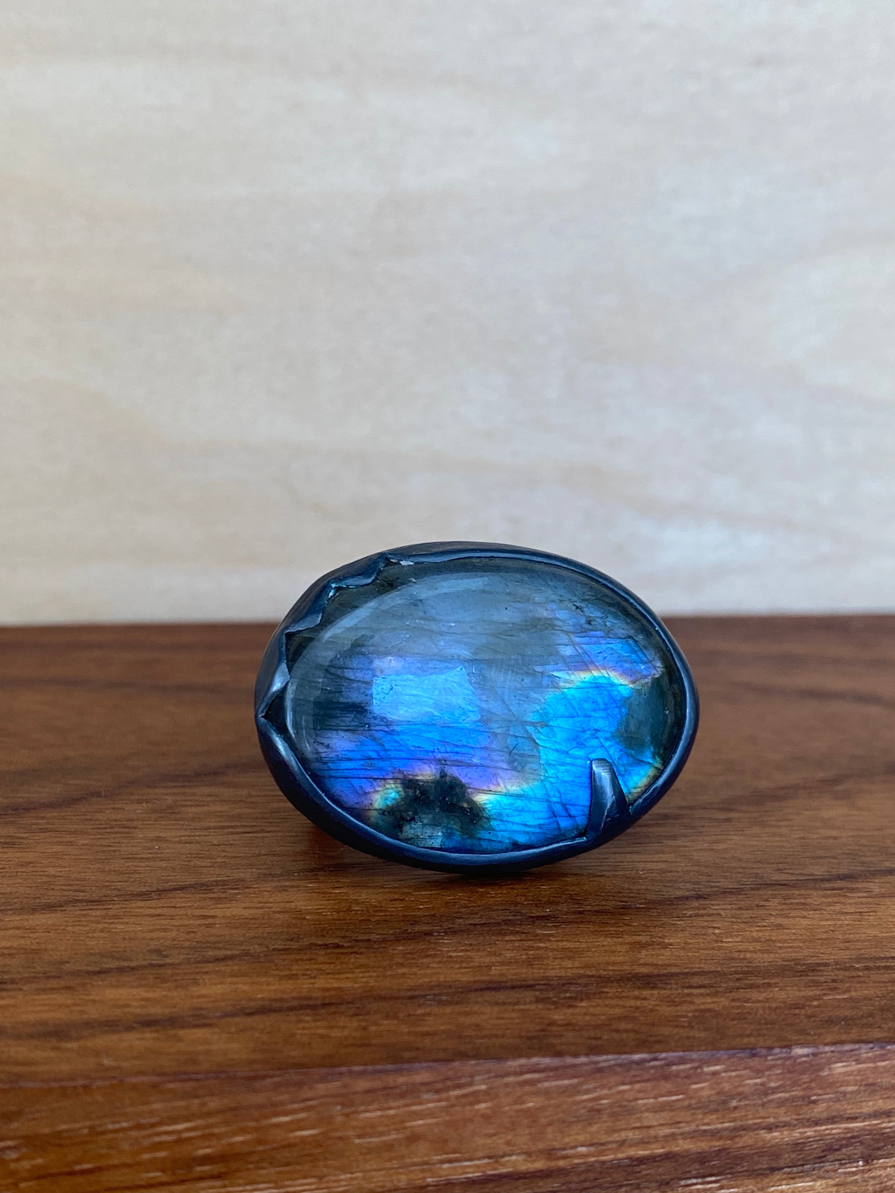 Betty Jäger- Oval Labordorite Ring with Double Bar Shank