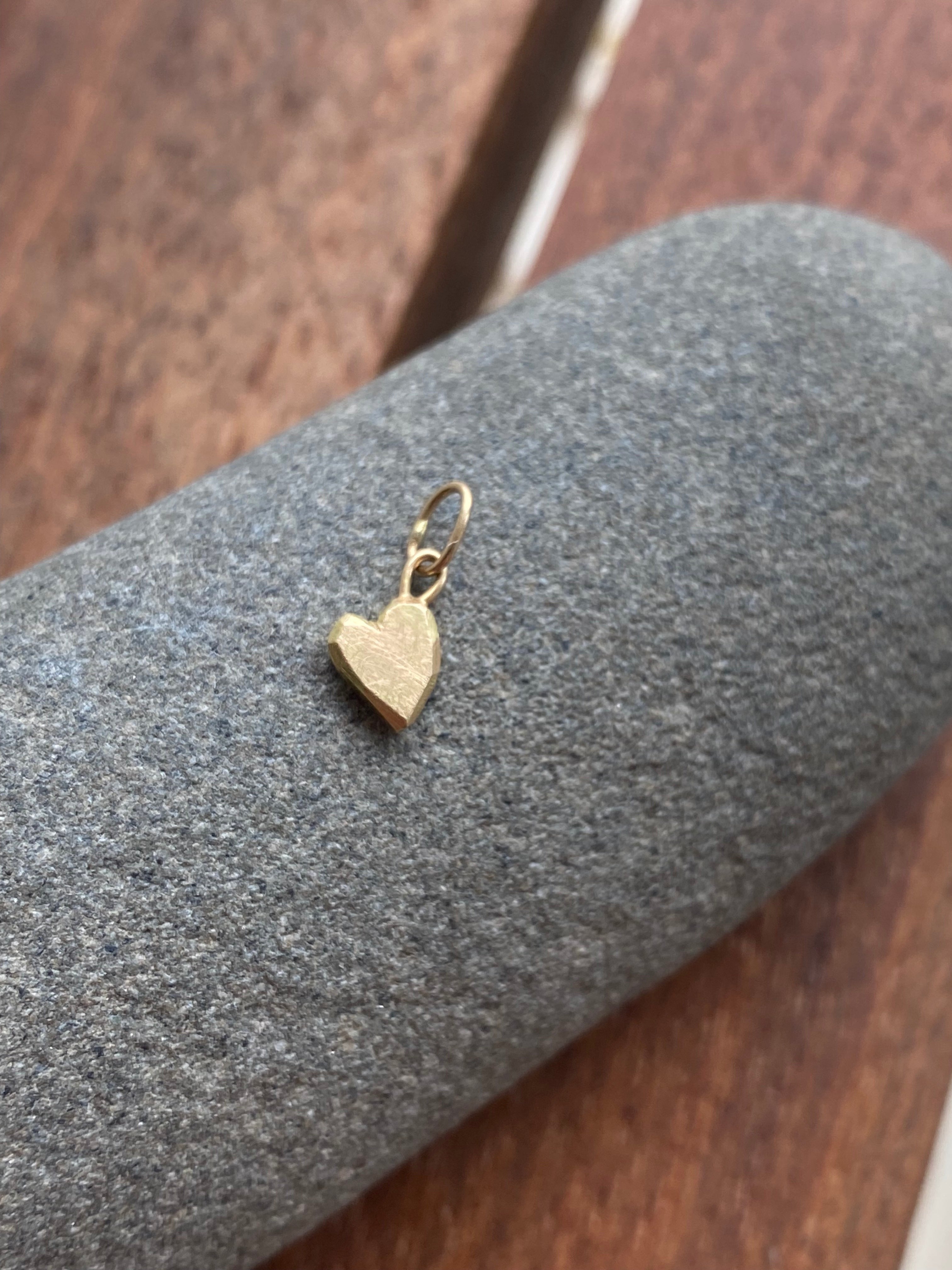 Siedra Loeffler- Petite 18k Gold Heart Charm Pendant