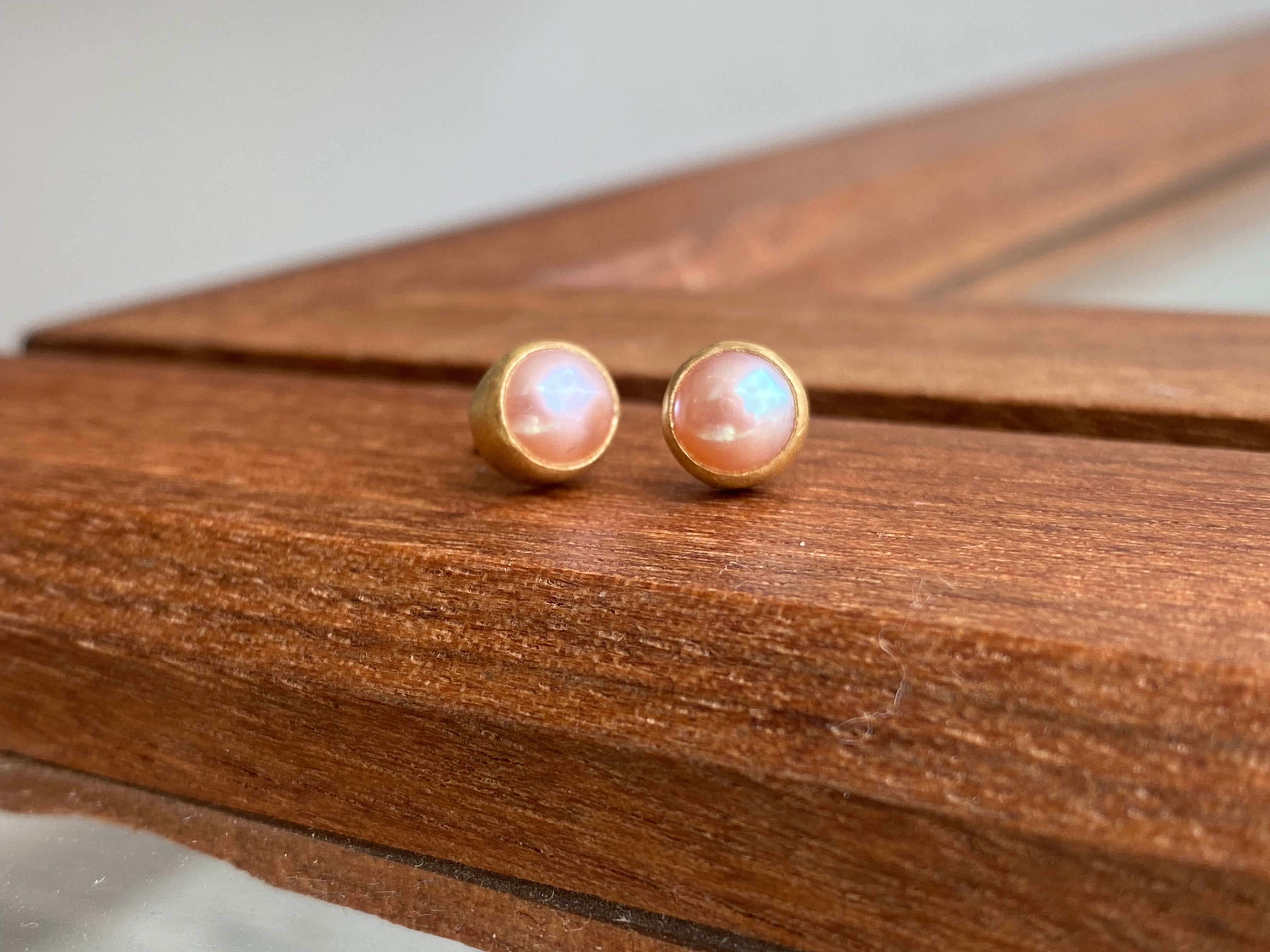 Siedra Loeffler- Pink Pearl Stud Earrings