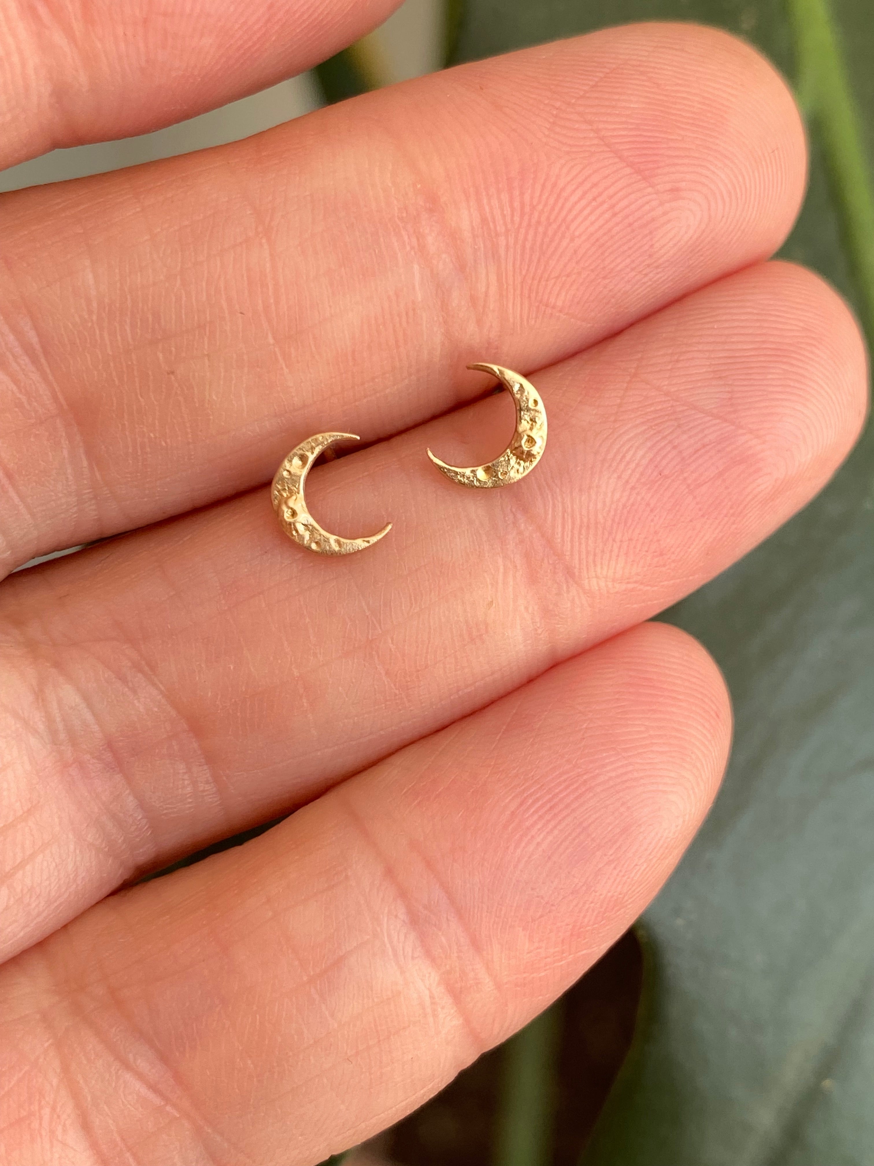 Luana Coonen- Tiny Crescent Moon Stud Earrings