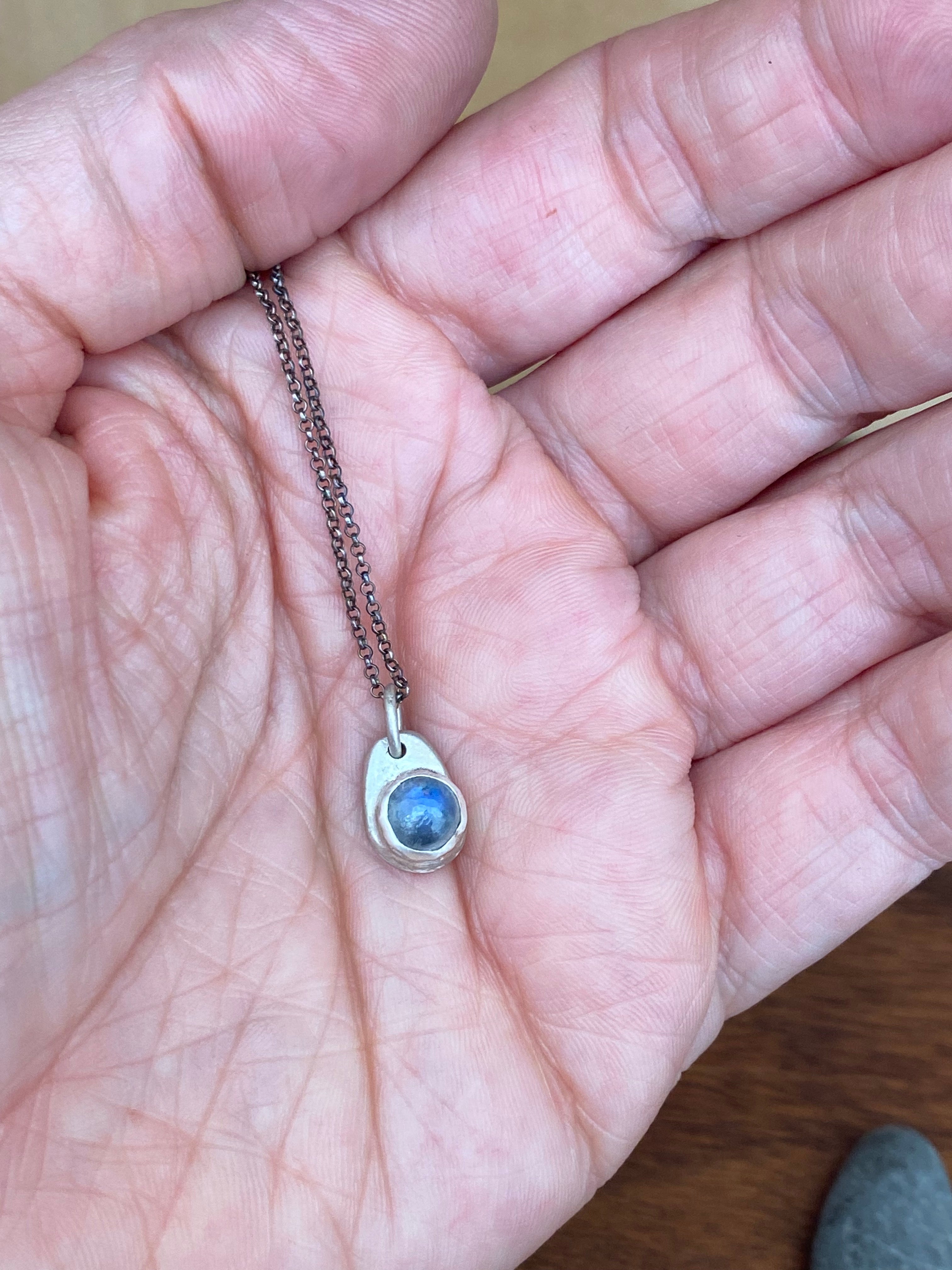 Betty Jäger- Petite Moonstone Necklace