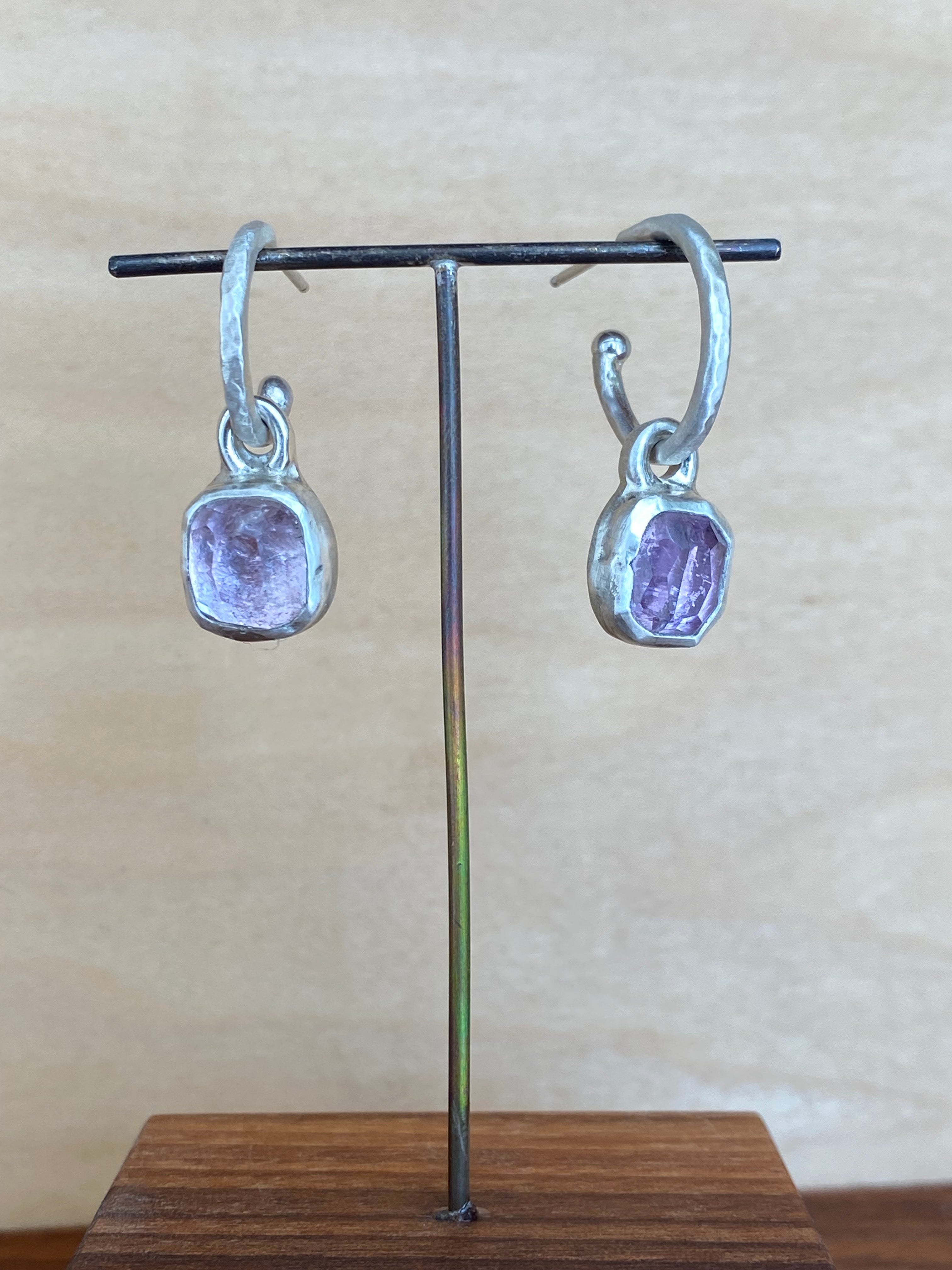 Betty Jäger- Kunzite Nugget Hoop Earrings