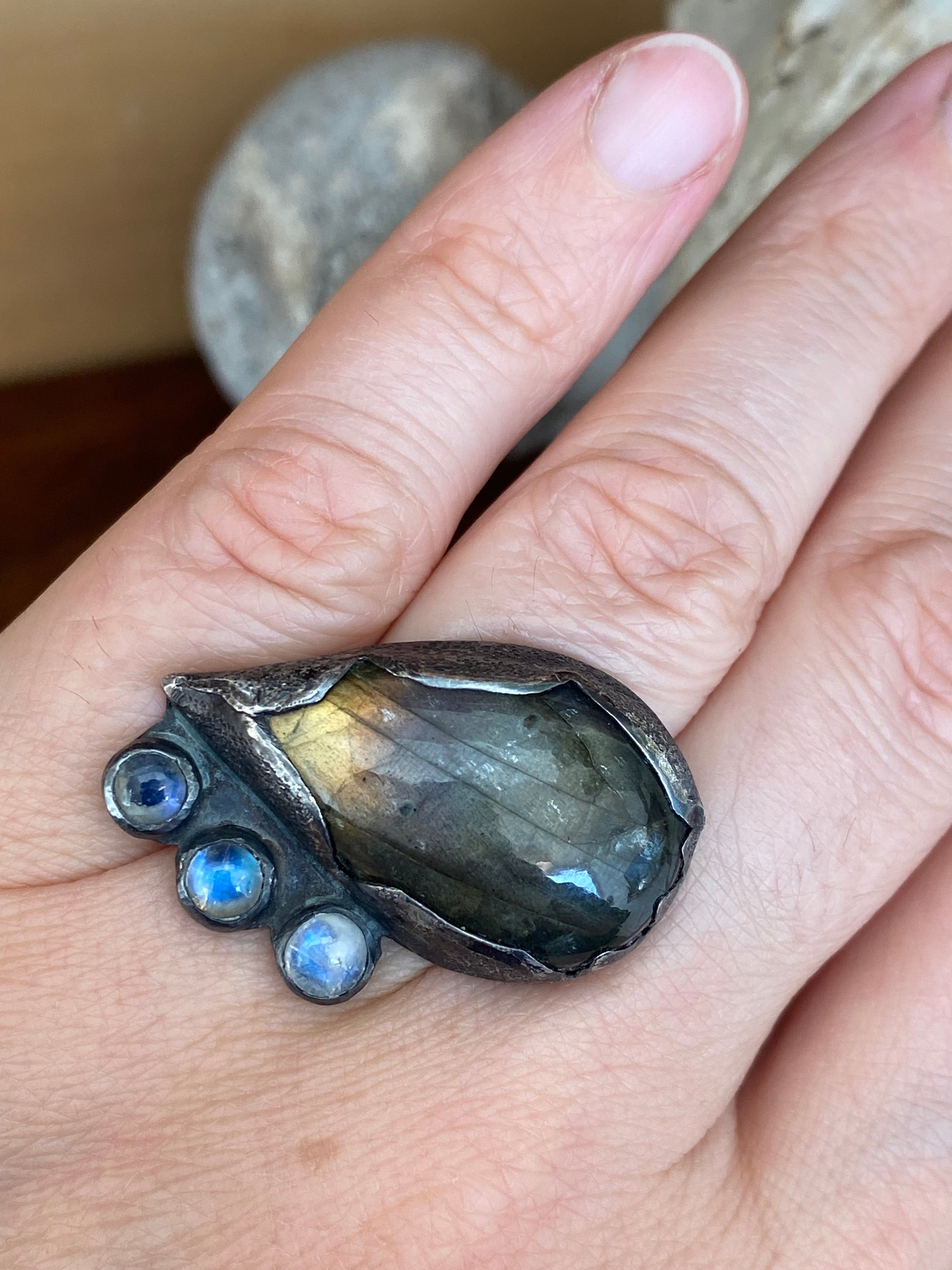 Betty Jäger - Tear Drop Labordorite Ring with Three Moonstones